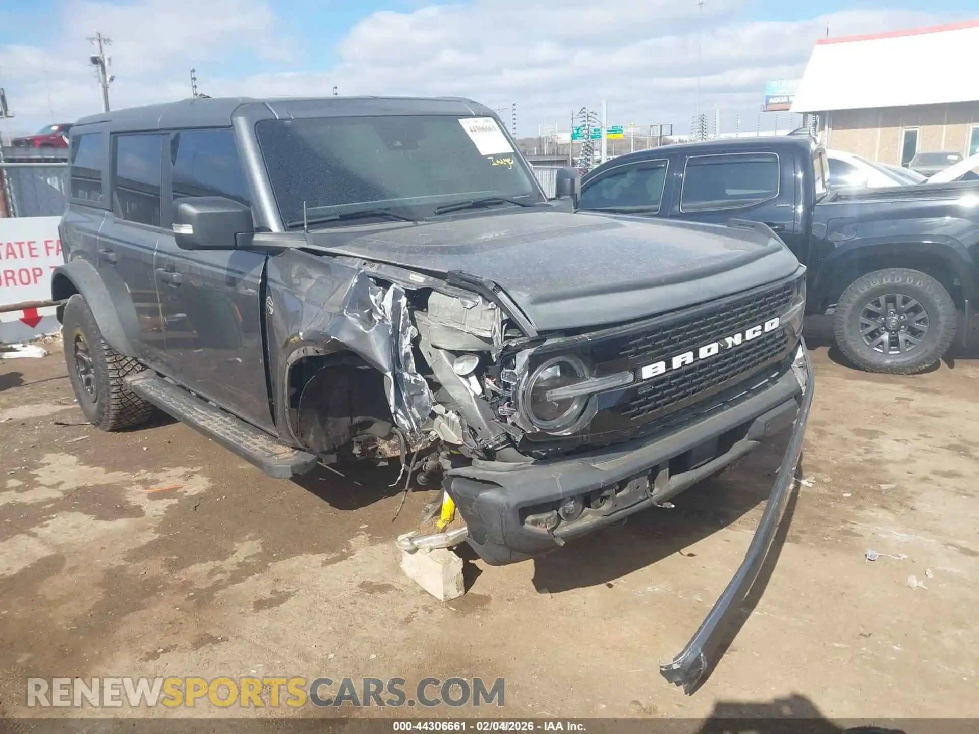 1 Photograph of a damaged car 1FMEE5DP1NLB52933 FORD BRONCO 2022