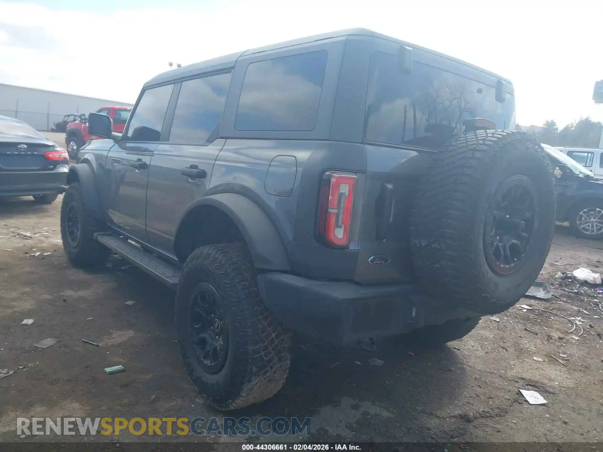 3 Photograph of a damaged car 1FMEE5DP1NLB52933 FORD BRONCO 2022