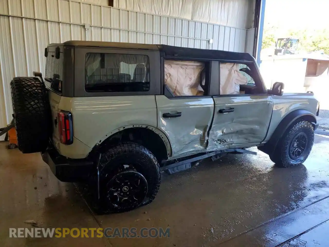 3 Photograph of a damaged car 1FMEE5DP1NLB67545 FORD BRONCO 2022