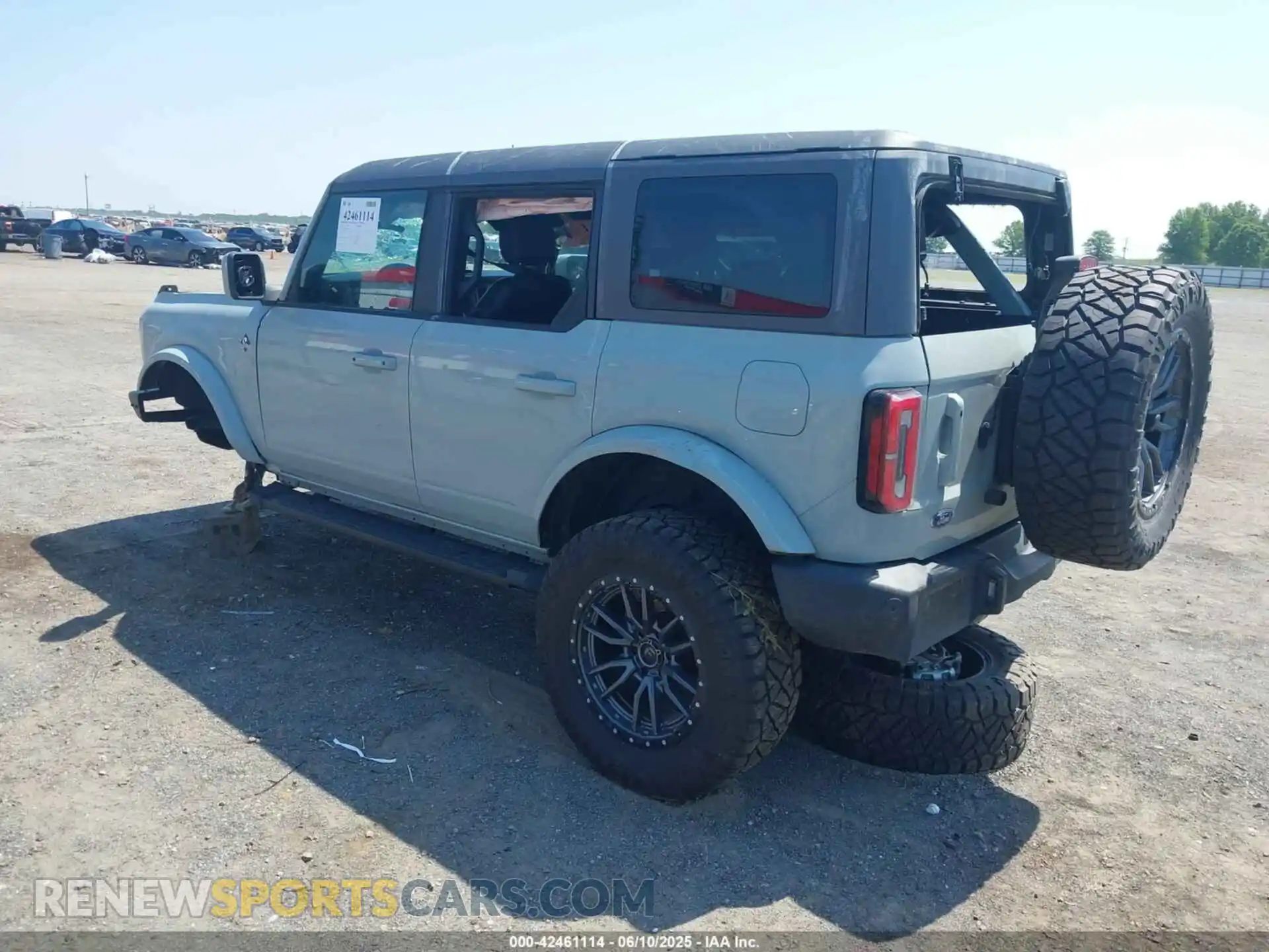 3 Photograph of a damaged car 1FMEE5DP3NLA80097 FORD BRONCO 2022