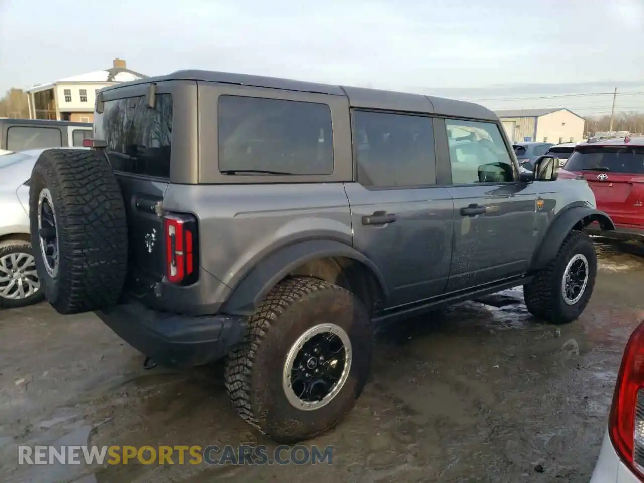 3 Photograph of a damaged car 1FMEE5DP3NLB87781 FORD BRONCO 2022