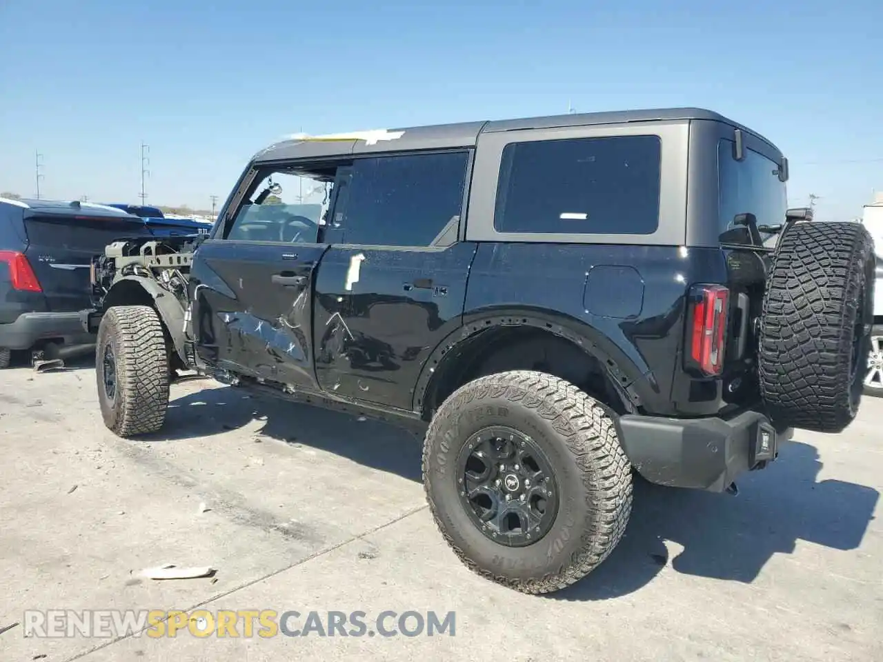 2 Photograph of a damaged car 1FMEE5DP5NLB84218 FORD BRONCO 2022