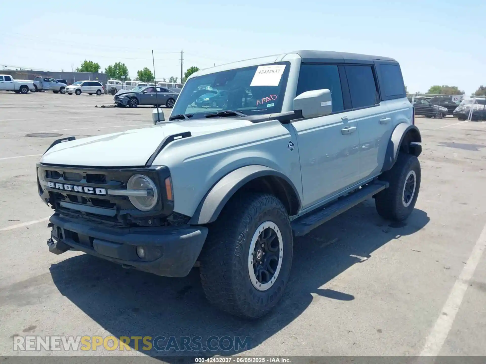 2 Photograph of a damaged car 1FMEE5DP6NLB34962 FORD BRONCO 2022