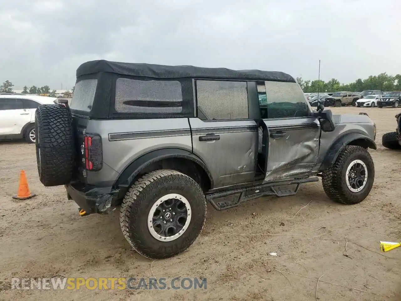 3 Photograph of a damaged car 1FMEE5DP7NLB74287 FORD BRONCO 2022