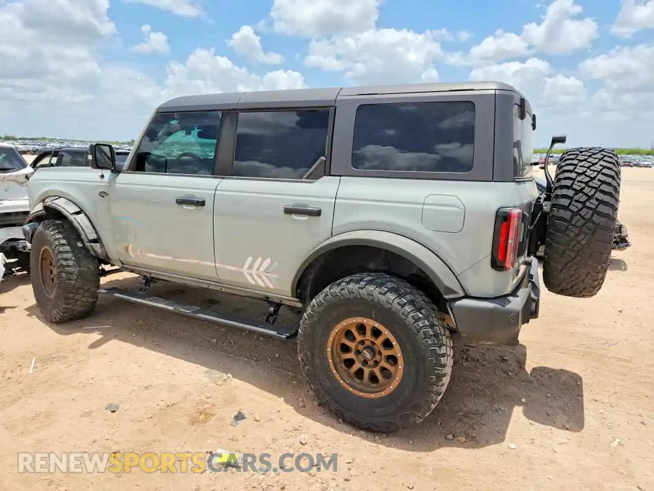 2 Photograph of a damaged car 1FMEE5DP8NLA72531 FORD BRONCO 2022