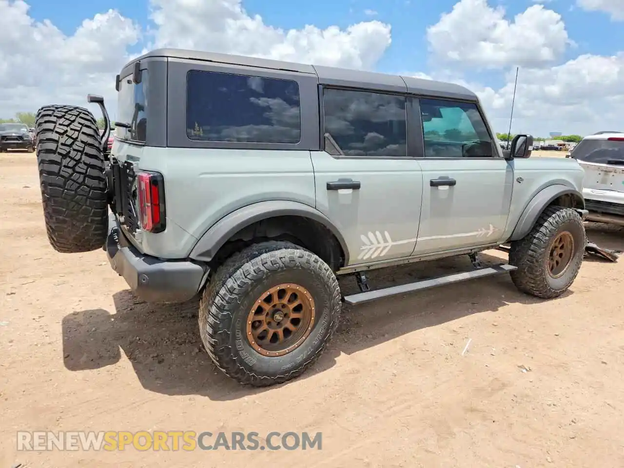 3 Photograph of a damaged car 1FMEE5DP8NLA72531 FORD BRONCO 2022