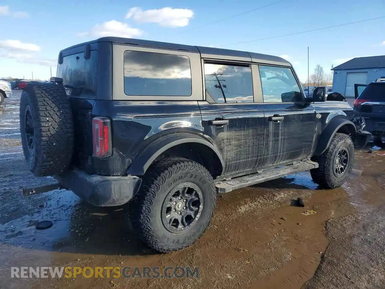 3 Photograph of a damaged car 1FMEE5DP8NLB08945 FORD BRONCO 2022