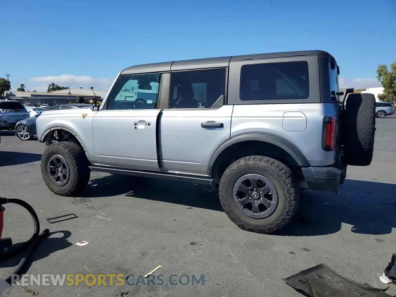 2 Photograph of a damaged car 1FMEE5DP8NLB69938 FORD BRONCO 2022