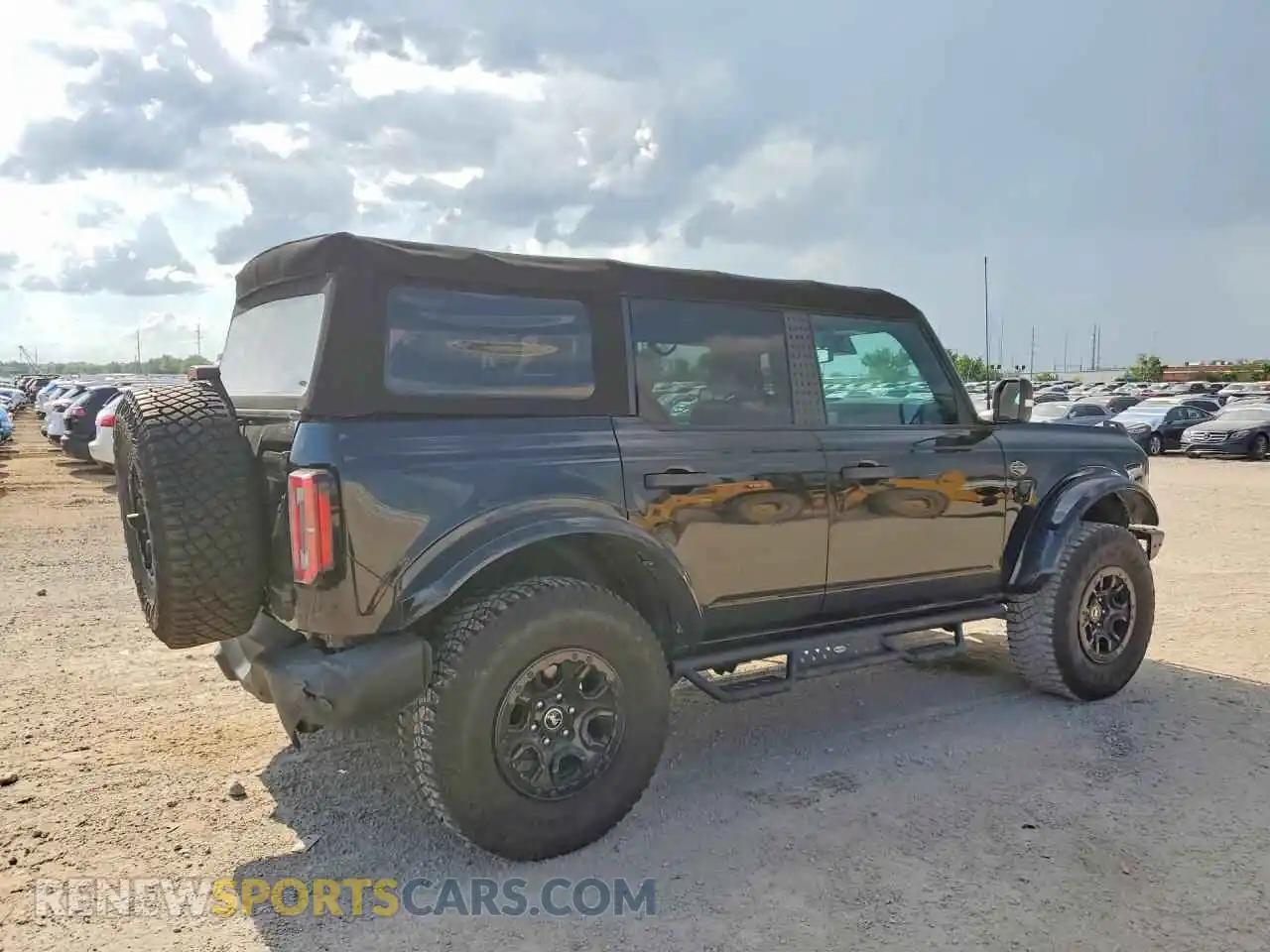 3 Photograph of a damaged car 1FMEE5DPXNLB00572 FORD BRONCO 2022