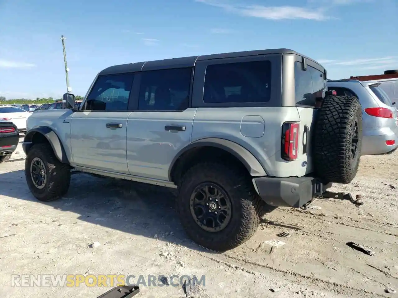 2 Photograph of a damaged car 1FMEE5DPXNLB67219 FORD BRONCO 2022