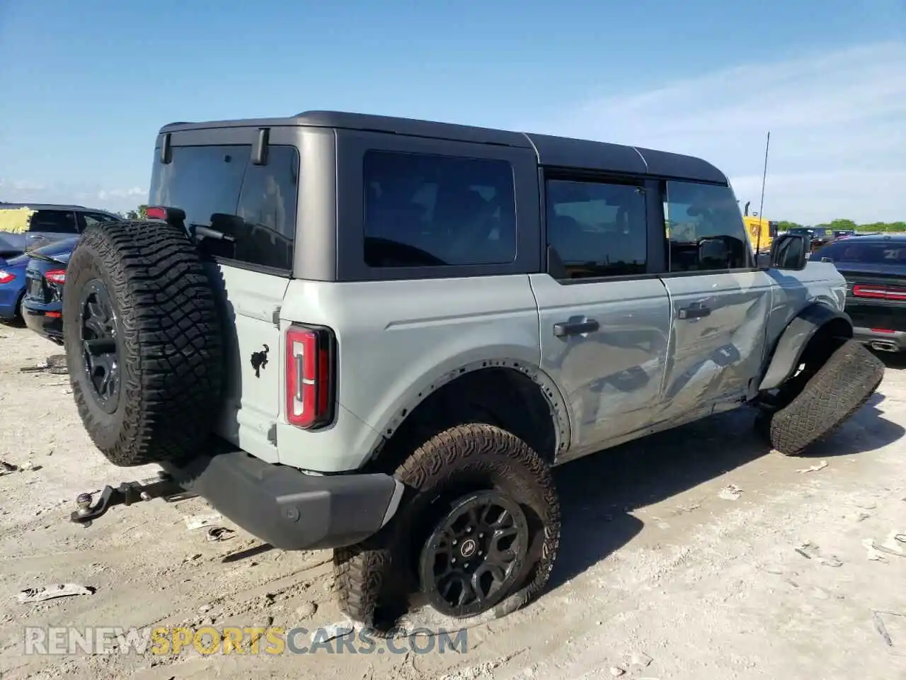 3 Photograph of a damaged car 1FMEE5DPXNLB67219 FORD BRONCO 2022