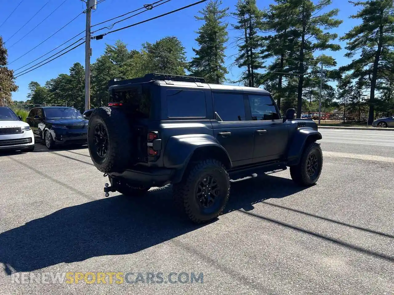 3 Photograph of a damaged car 1FMEE5JRXNLA50844 FORD BRONCO 2022
