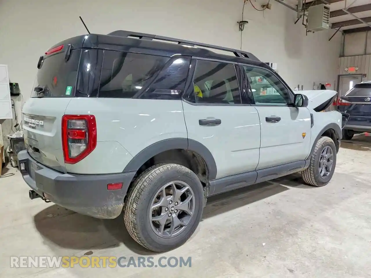 3 Photograph of a damaged car 3FMCR9D98NRE22133 FORD BRONCO 2022