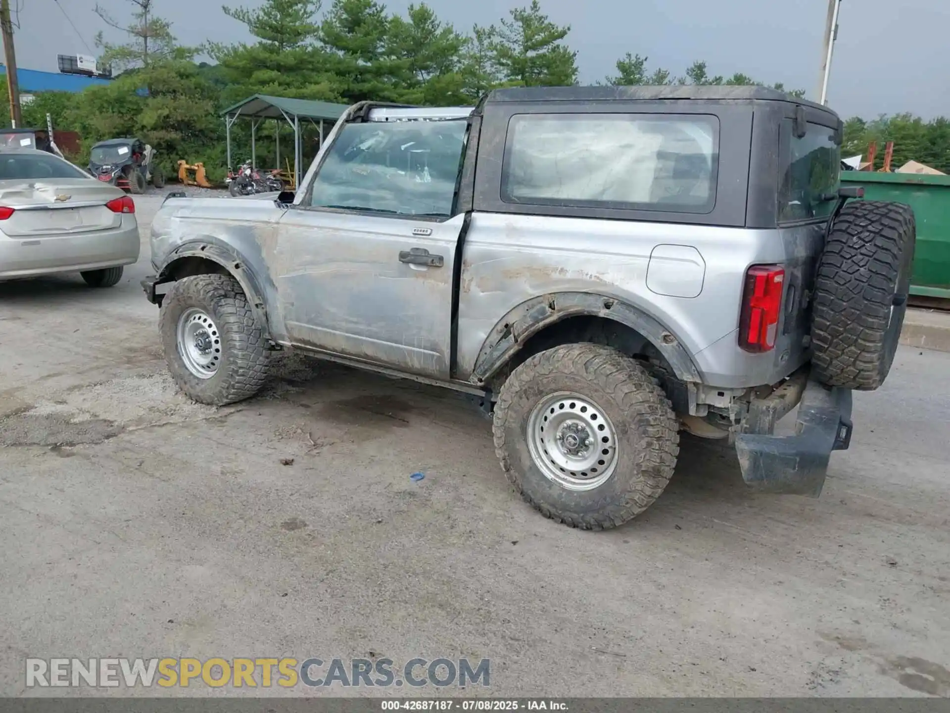 3 Photograph of a damaged car 1FMDE5AH7PLB26087 FORD BRONCO 2023