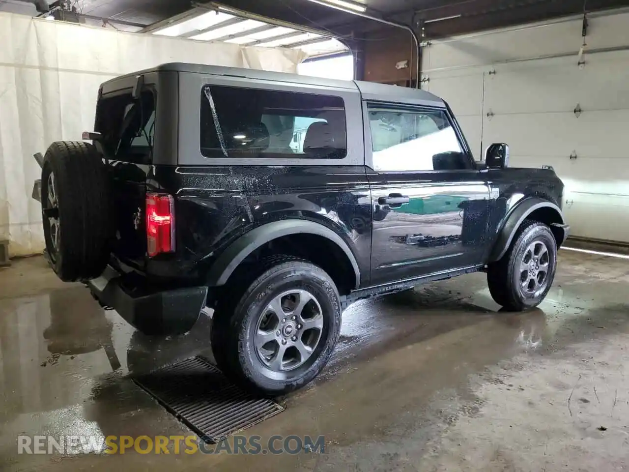 3 Photograph of a damaged car 1FMDE5AP5PLB21929 FORD BRONCO 2023