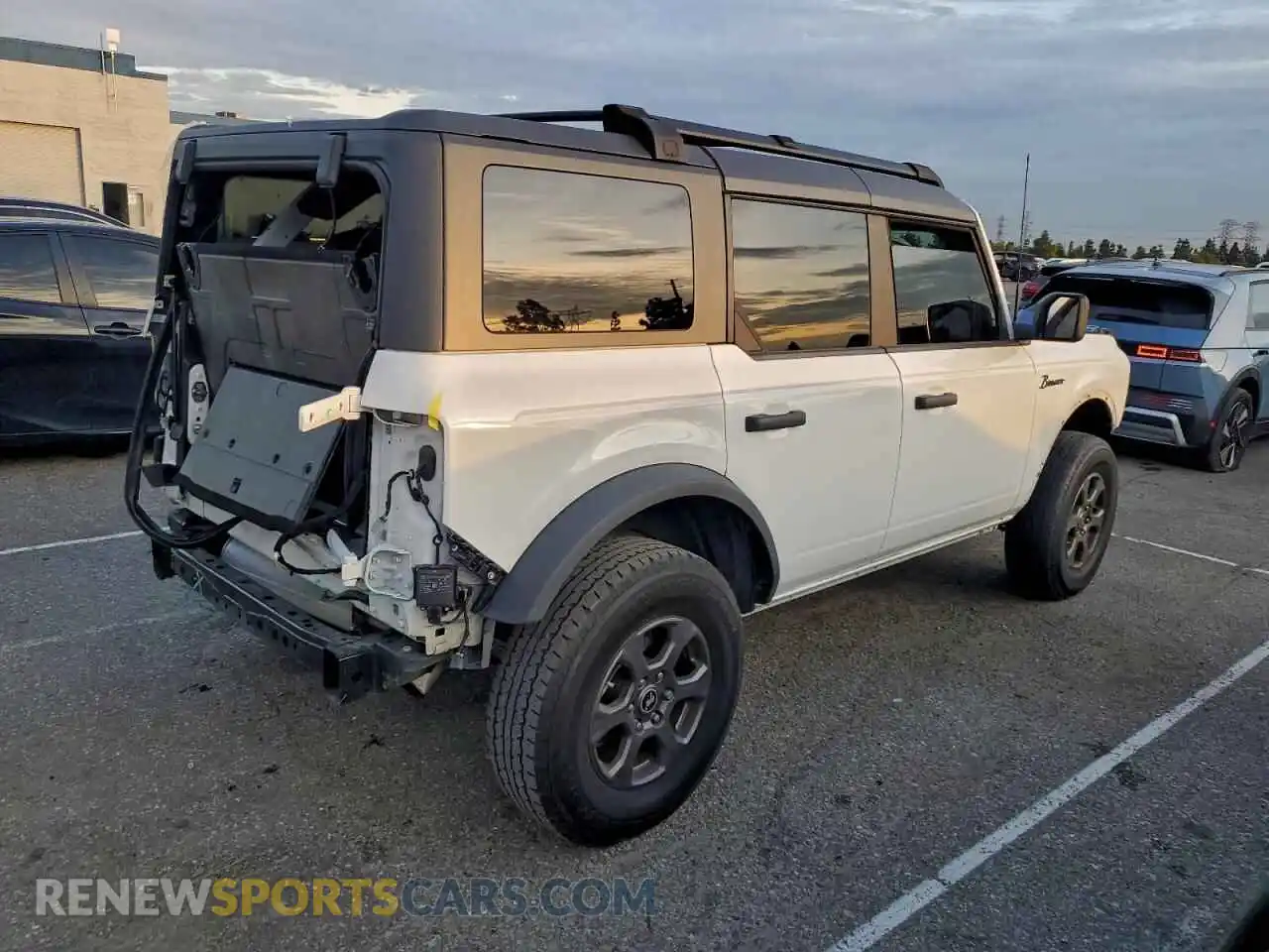 3 Photograph of a damaged car 1FMDE5BH0PLB09601 FORD BRONCO 2023