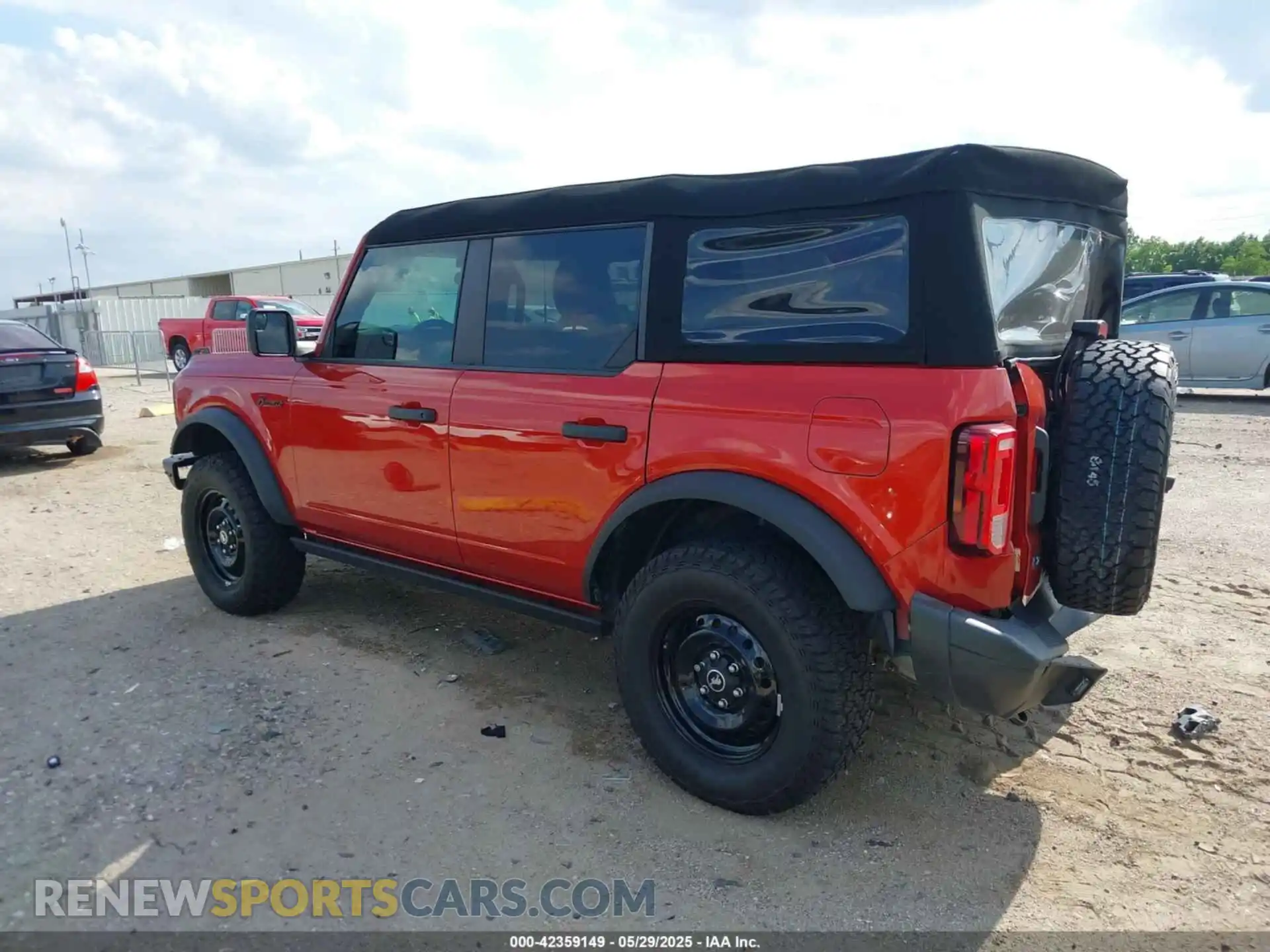 3 Photograph of a damaged car 1FMDE5BH1PLB27668 FORD BRONCO 2023