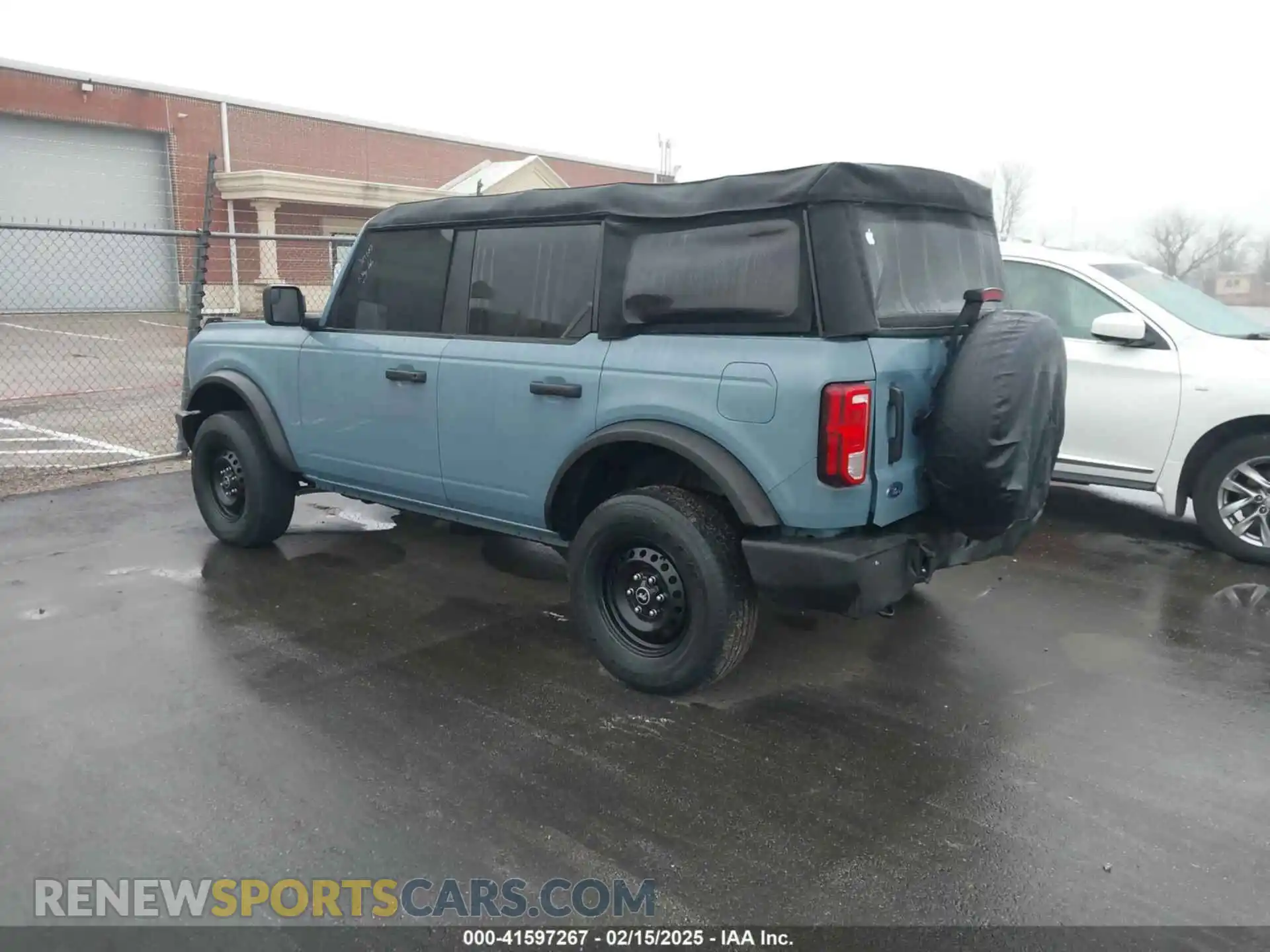 3 Photograph of a damaged car 1FMDE5BH2PLA98570 FORD BRONCO 2023