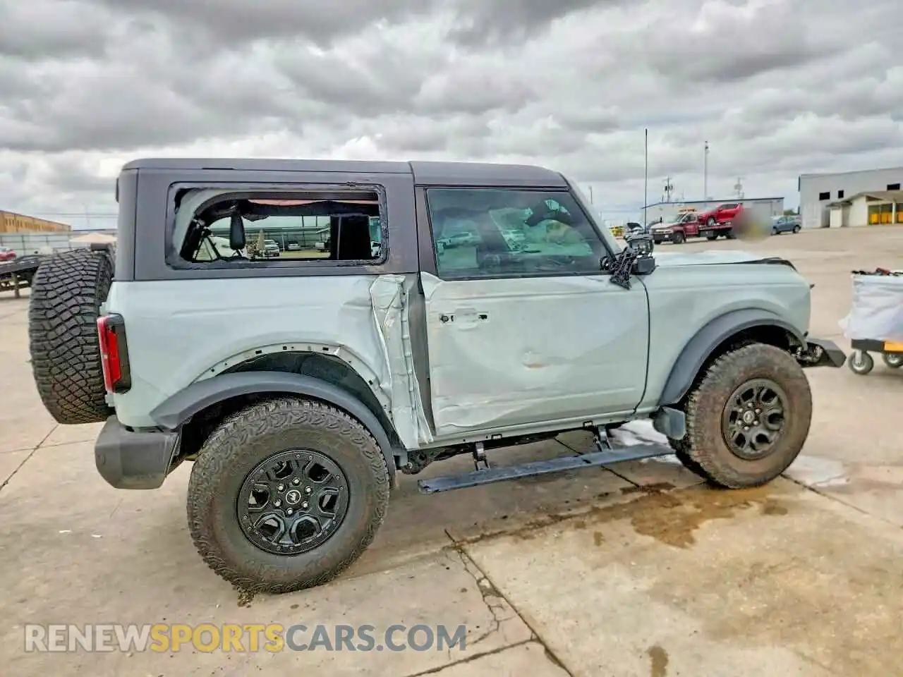 3 Photograph of a damaged car 1FMDE5CP8PLC05627 FORD BRONCO 2023