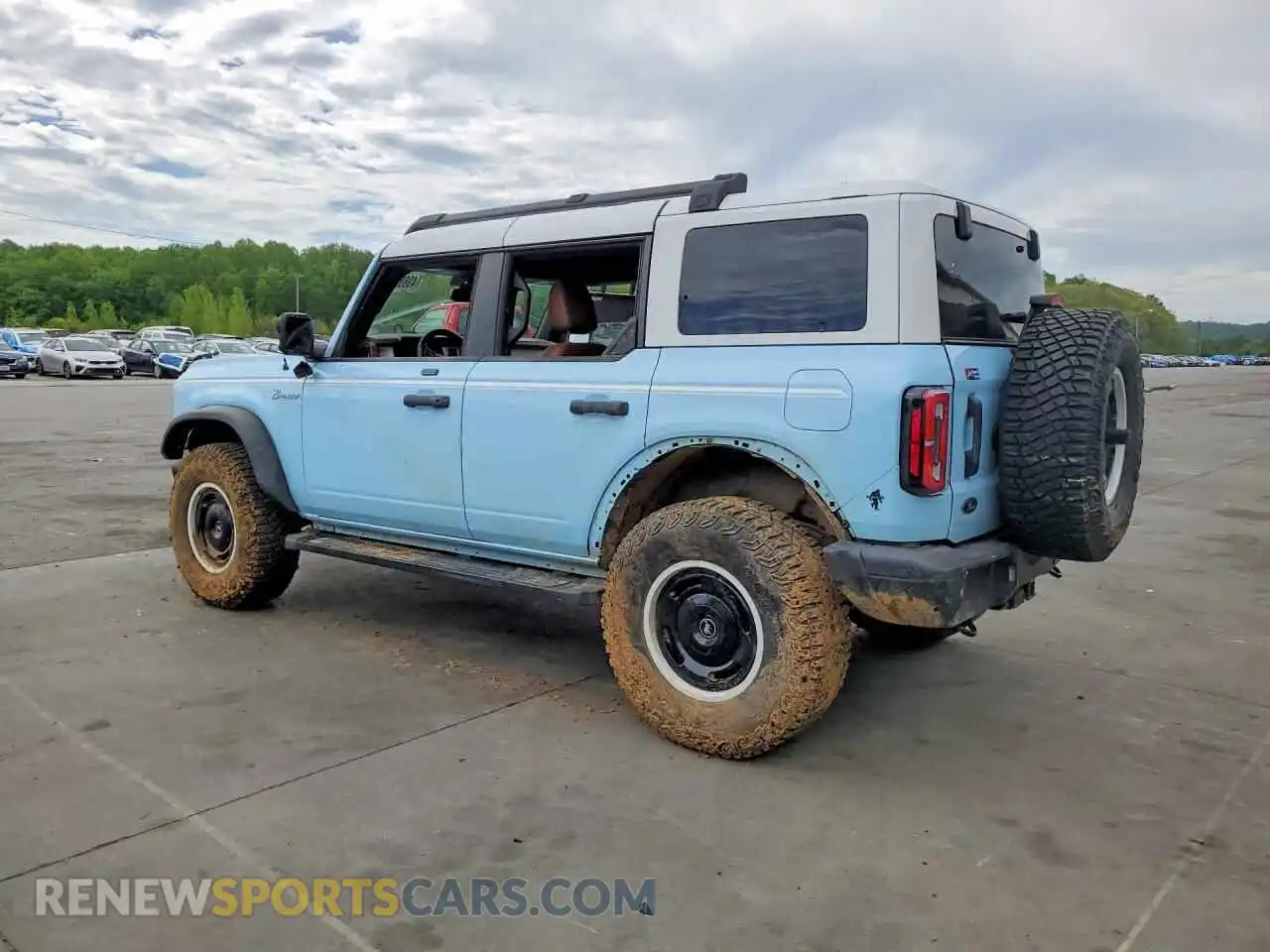 2 fotografías del automóvil dañado 1FMEE4GP5PLA70406 FORD BRONCO 2023
