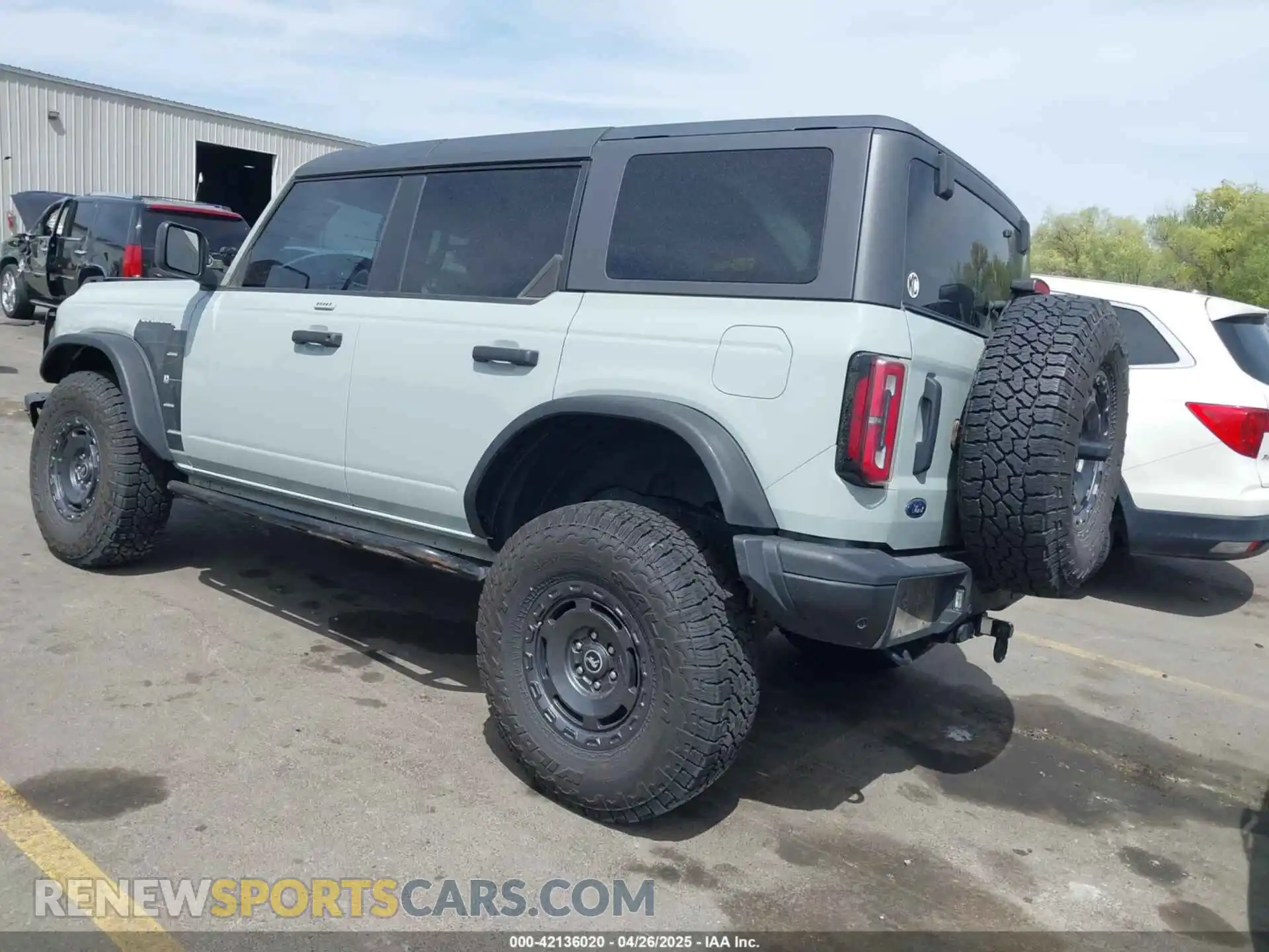 3 Photograph of a damaged car 1FMEE5DHXPLB22549 FORD BRONCO 2023