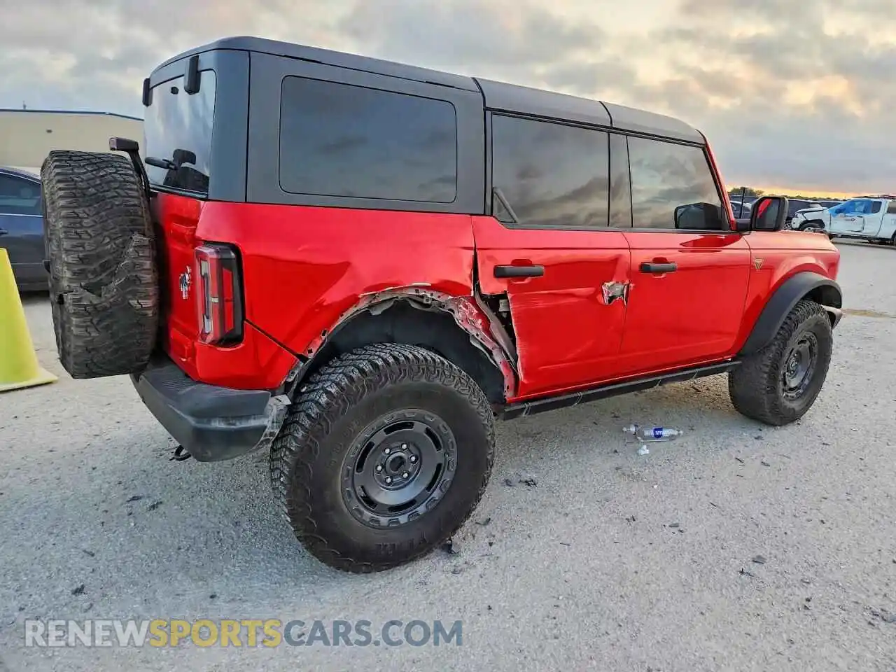 3 fotografías del automóvil dañado 1FMEE5DP0PLC10839 FORD BRONCO 2023