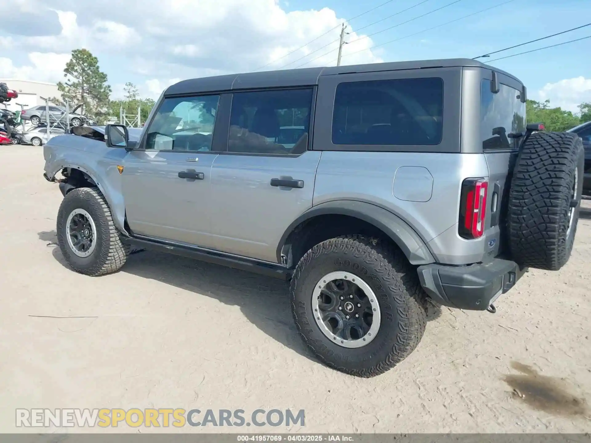 3 Photograph of a damaged car 1FMEE5DP1PLB89368 FORD BRONCO 2023