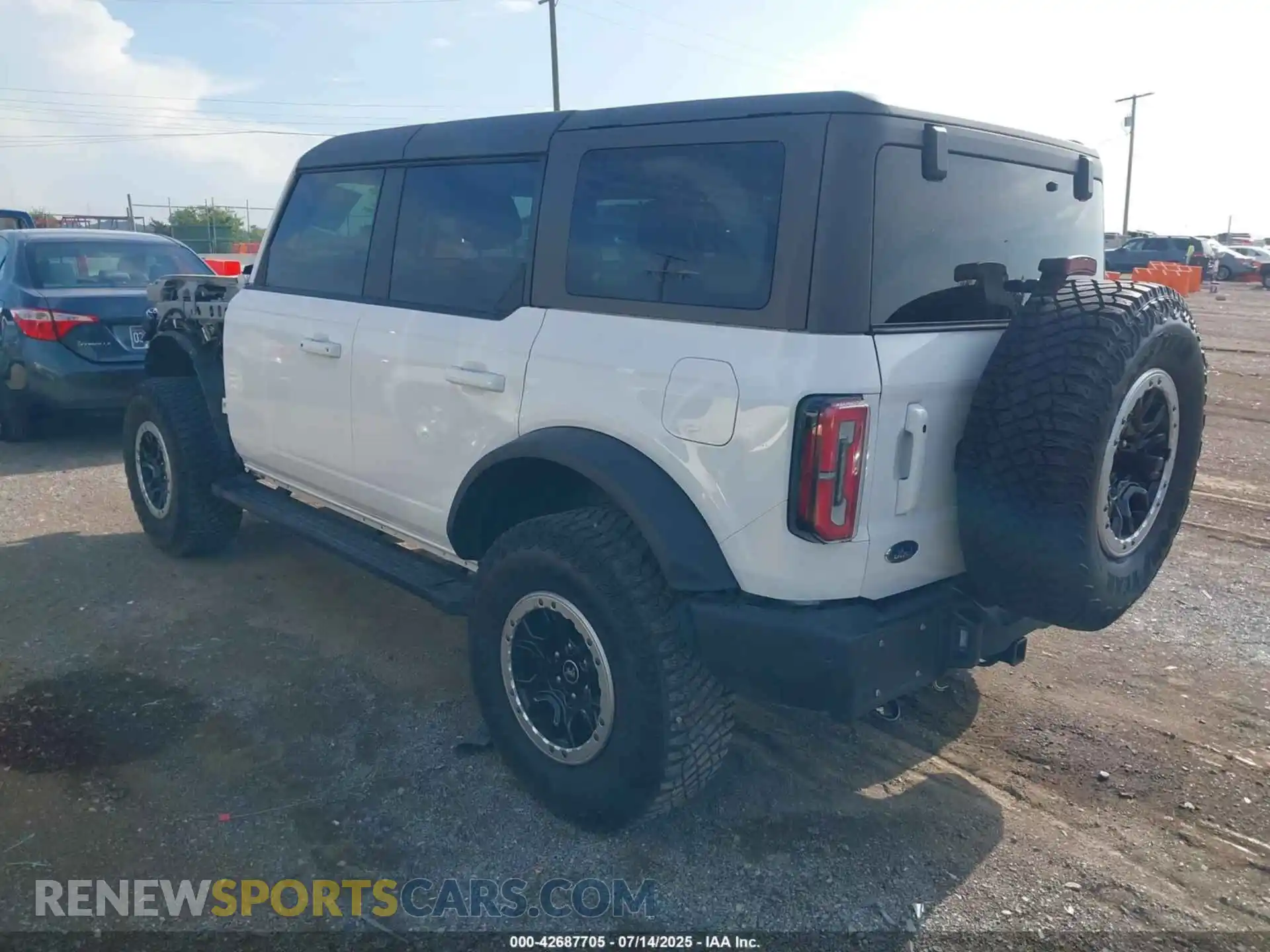 3 Photograph of a damaged car 1FMEE5DP2PLB01735 FORD BRONCO 2023
