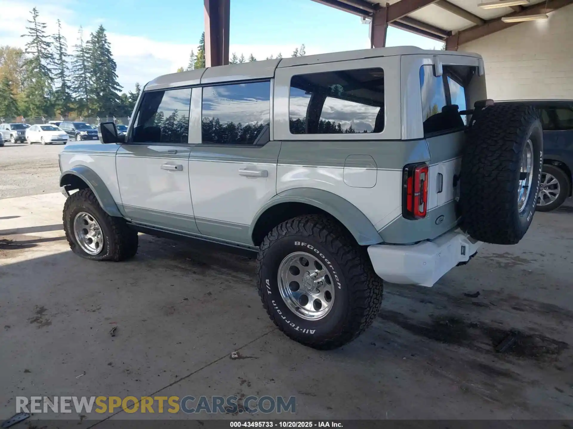 3 Photograph of a damaged car 1FMEE5DP2PLC19008 FORD BRONCO 2023