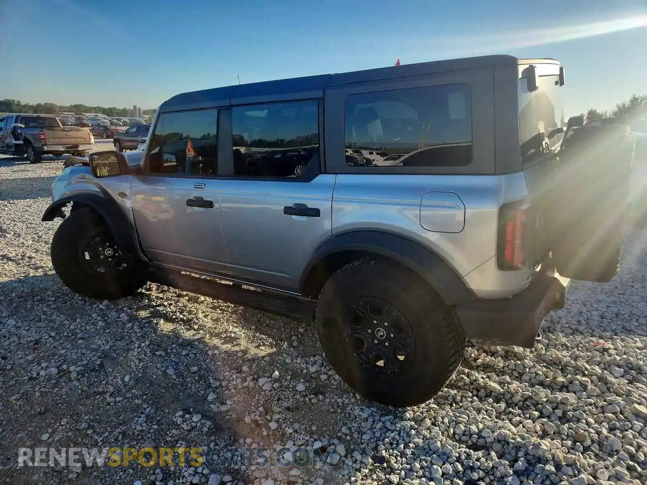 2 Фотография поврежденного автомобиля 1FMEE5DP4PLC09550 FORD BRONCO 2023