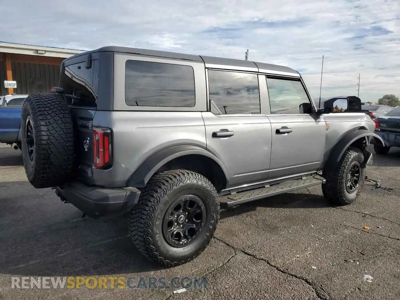 3 Photograph of a damaged car 1FMEE5DP5PLB33207 FORD BRONCO 2023