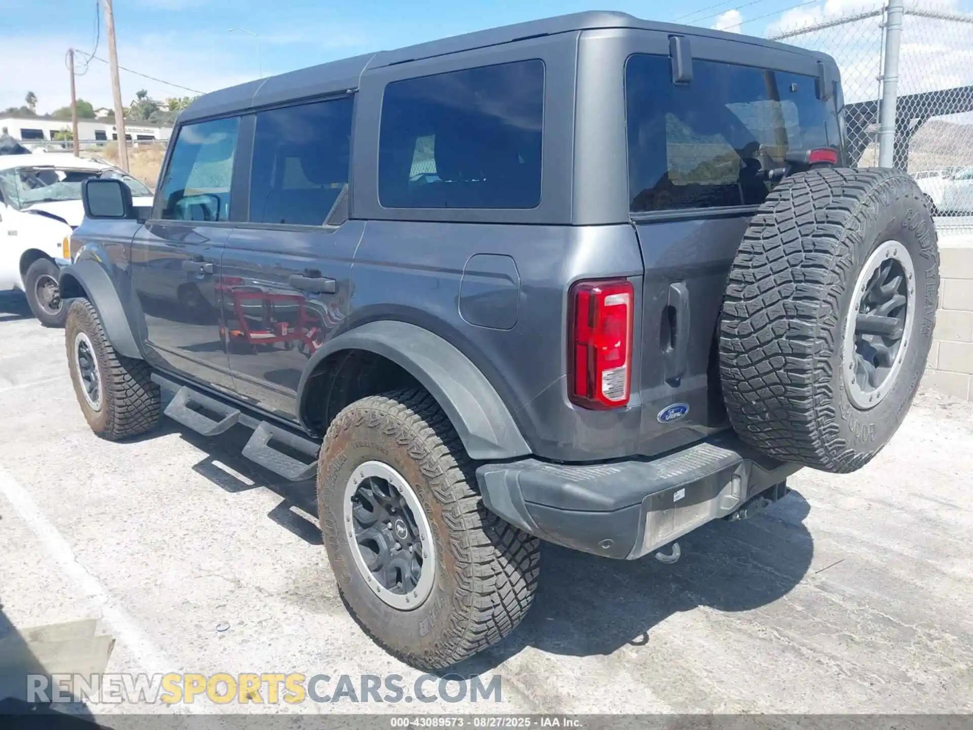 3 Фотография поврежденного автомобиля 1FMEE5DP6PLB85994 FORD BRONCO 2023