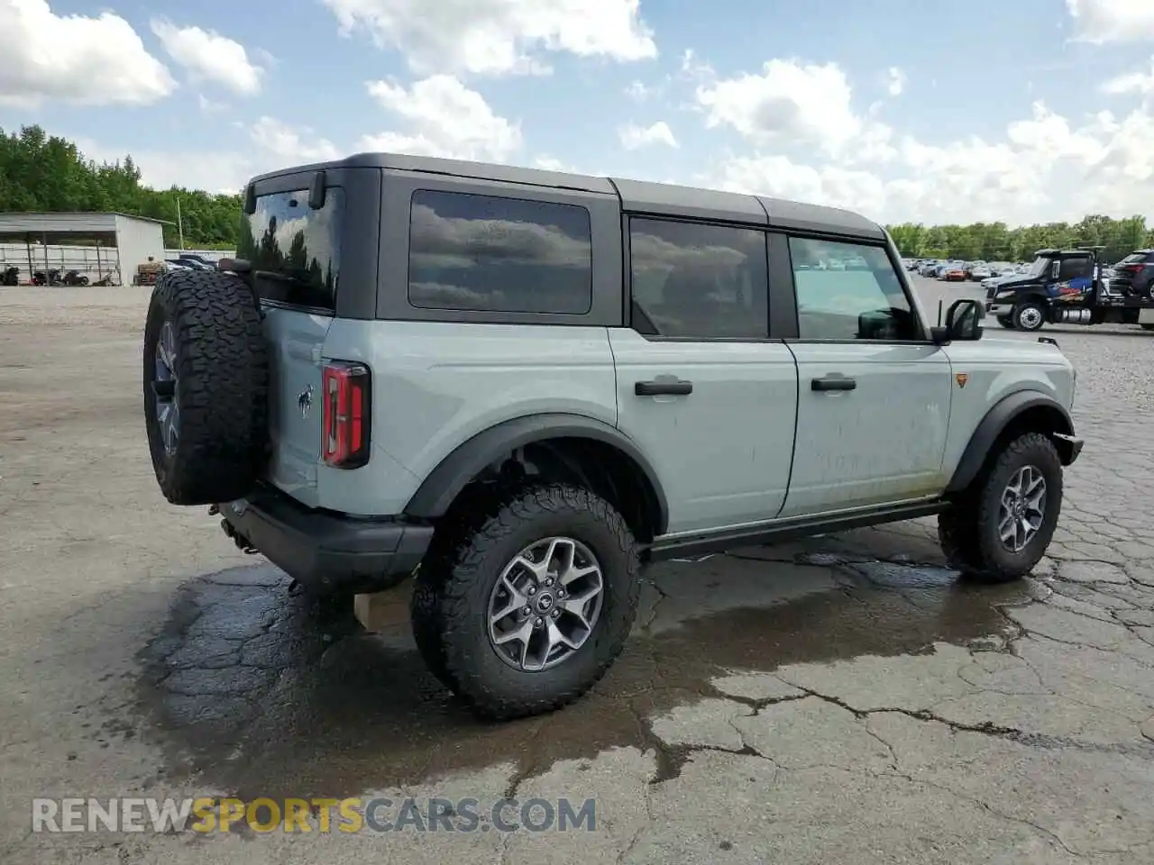 3 Photograph of a damaged car 1FMEE5DP8PLB29801 FORD BRONCO 2023