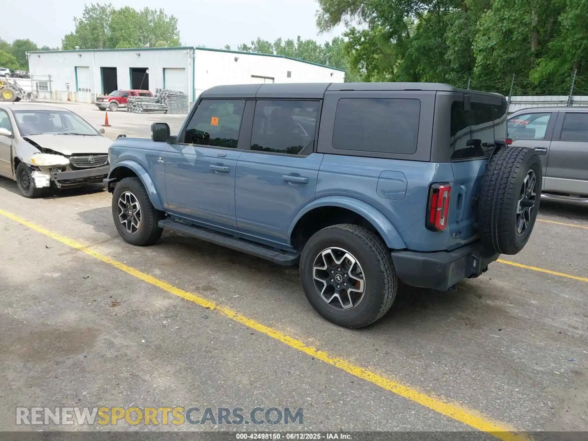 3 Photograph of a damaged car 1FMEE5DP9PLB50687 FORD BRONCO 2023