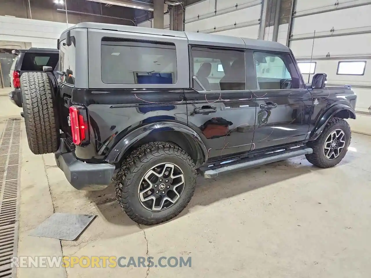 3 Photograph of a damaged car 1FMEE5DPXPLB84265 FORD BRONCO 2023