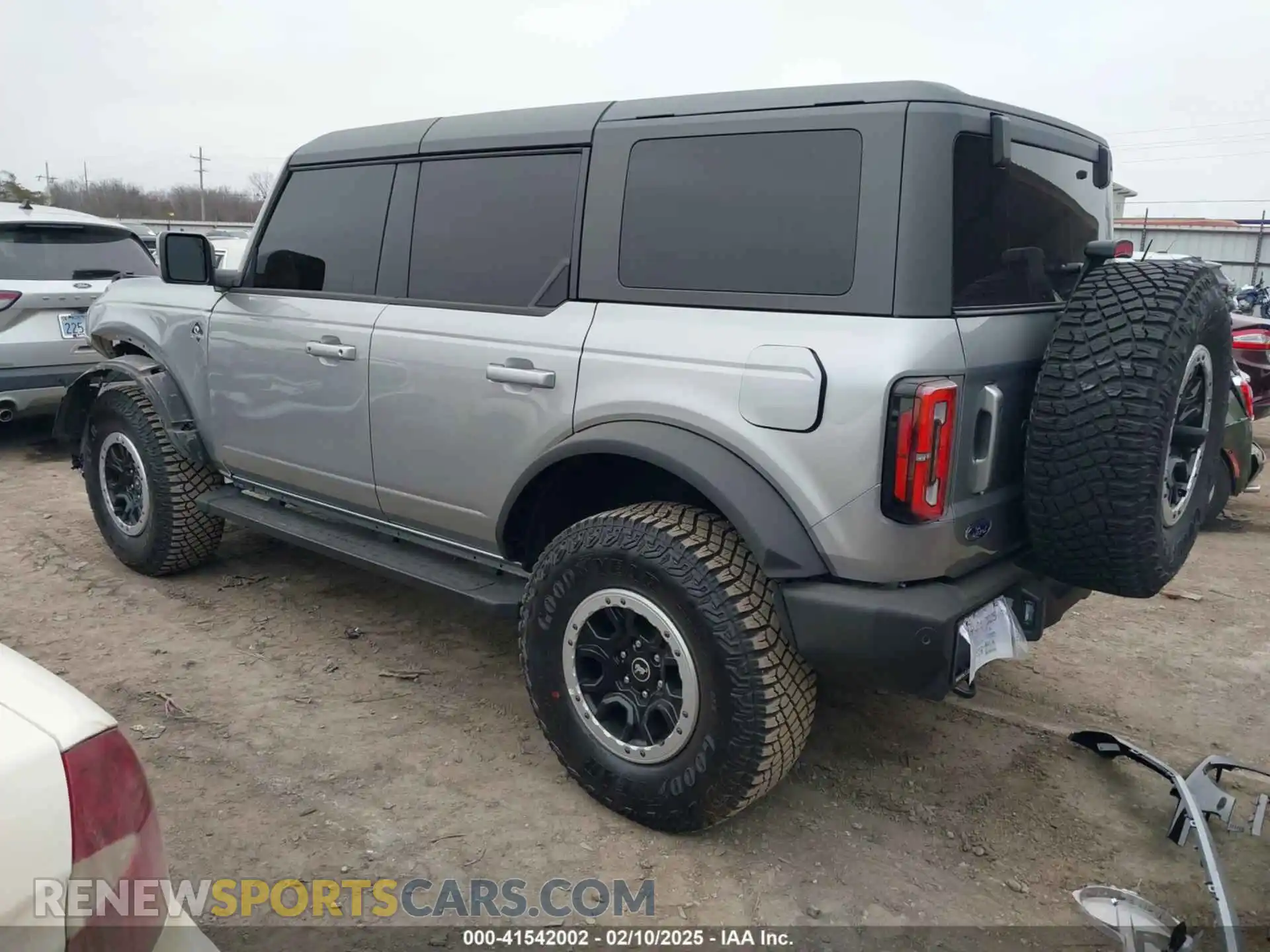 3 Photograph of a damaged car 1FMDE8BH3RLB44394 FORD BRONCO 2024