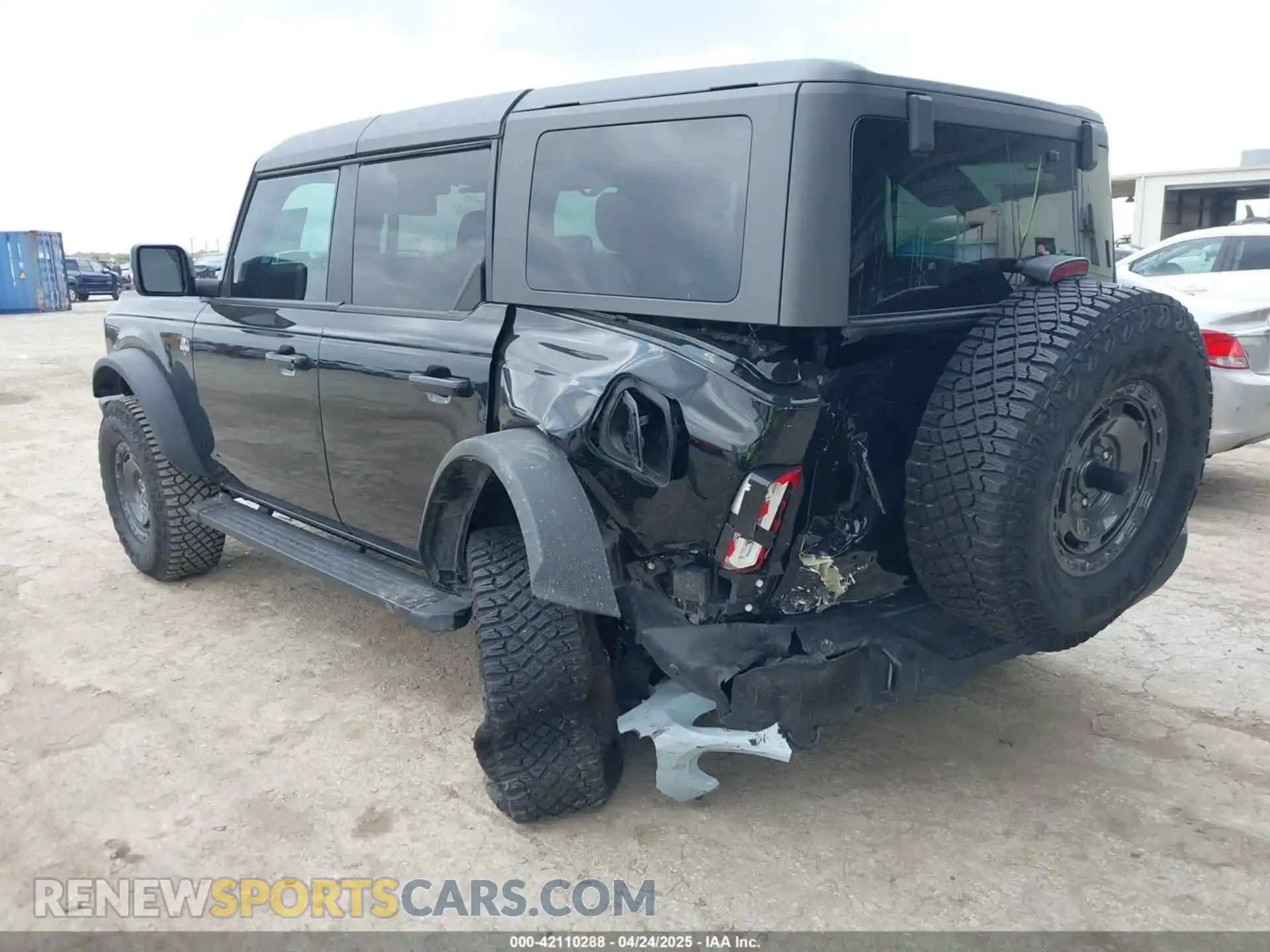 3 Photograph of a damaged car 1FMDE8BH8RLA93572 FORD BRONCO 2024