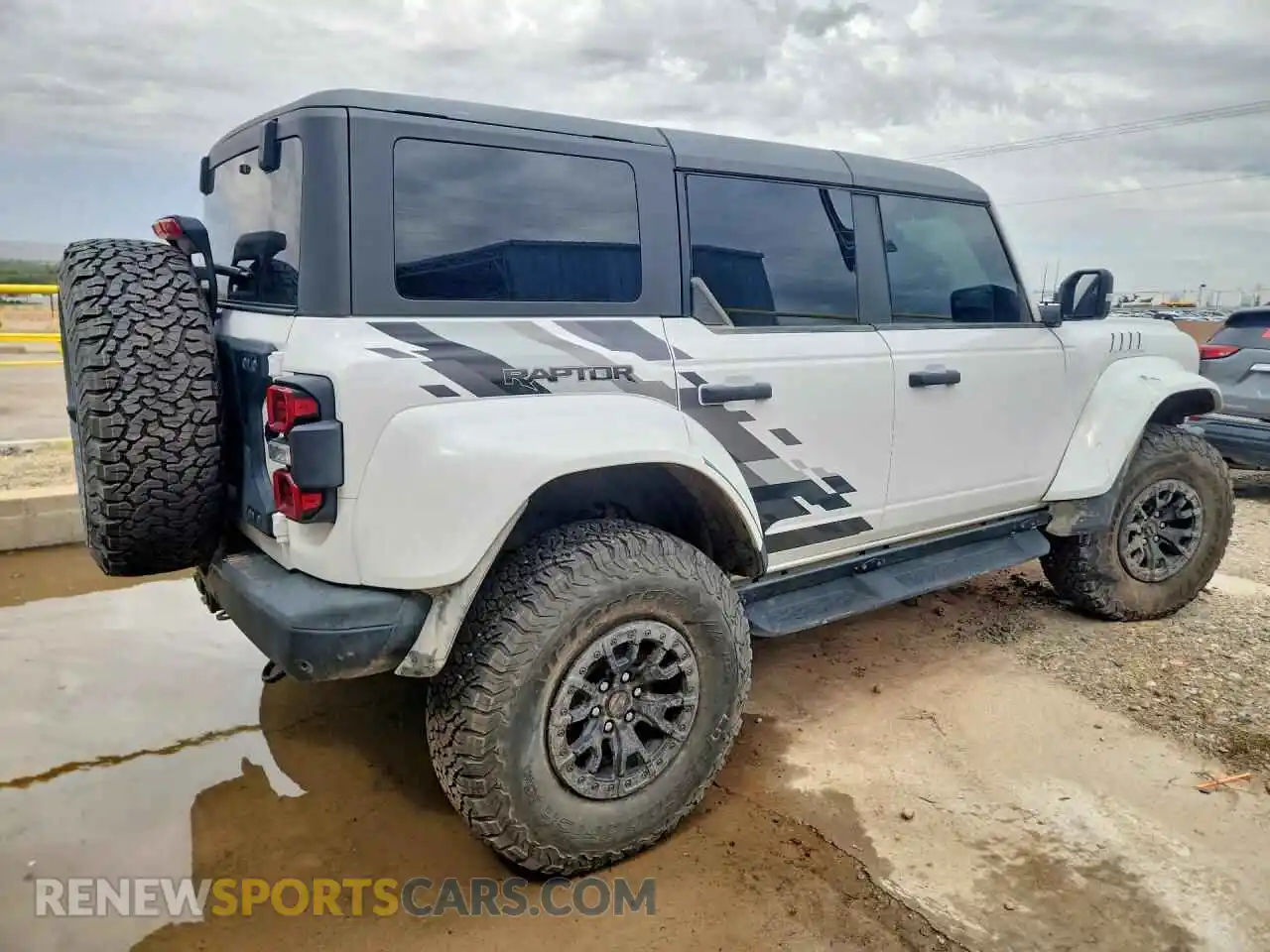 3 Photograph of a damaged car 1FMEE0RRXRLA99894 FORD BRONCO 2024
