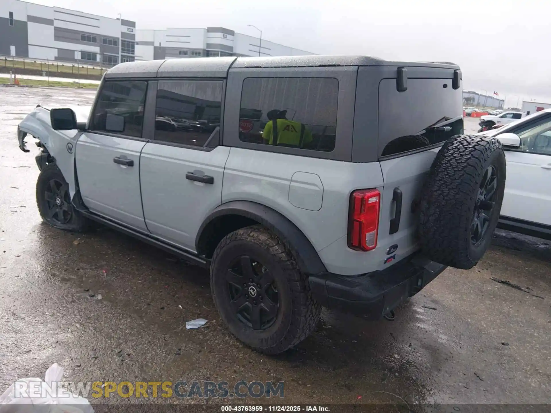 3 Photograph of a damaged car 1FMEE1BP3RLB23533 FORD BRONCO 2024