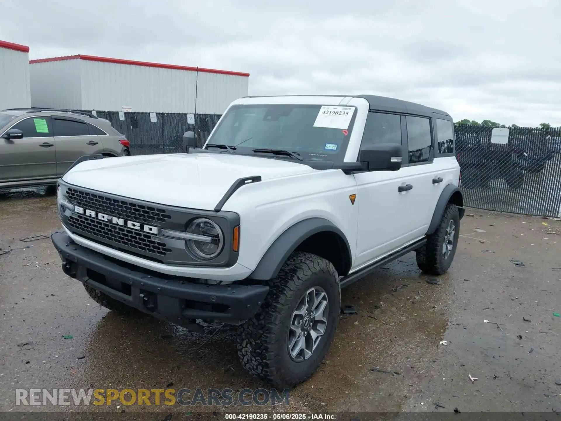 2 Photograph of a damaged car 1FMEE9BP8RLA97185 FORD BRONCO 2024