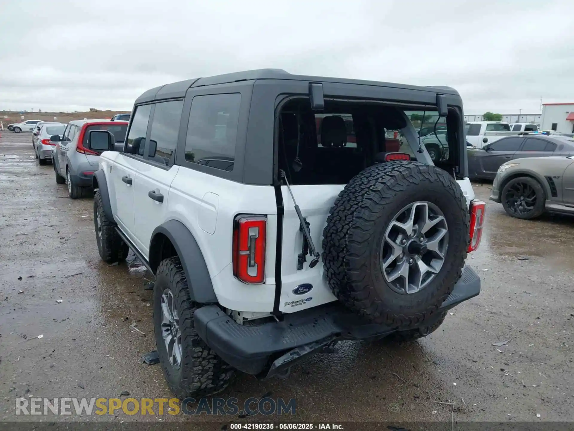 3 Photograph of a damaged car 1FMEE9BP8RLA97185 FORD BRONCO 2024