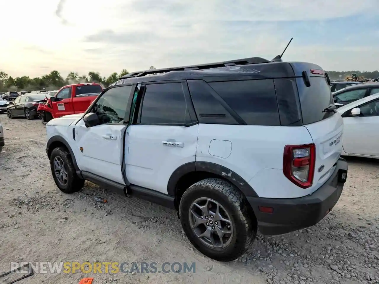 2 fotografías del automóvil dañado 3FMCR9D96RRF73087 FORD BRONCO 2024