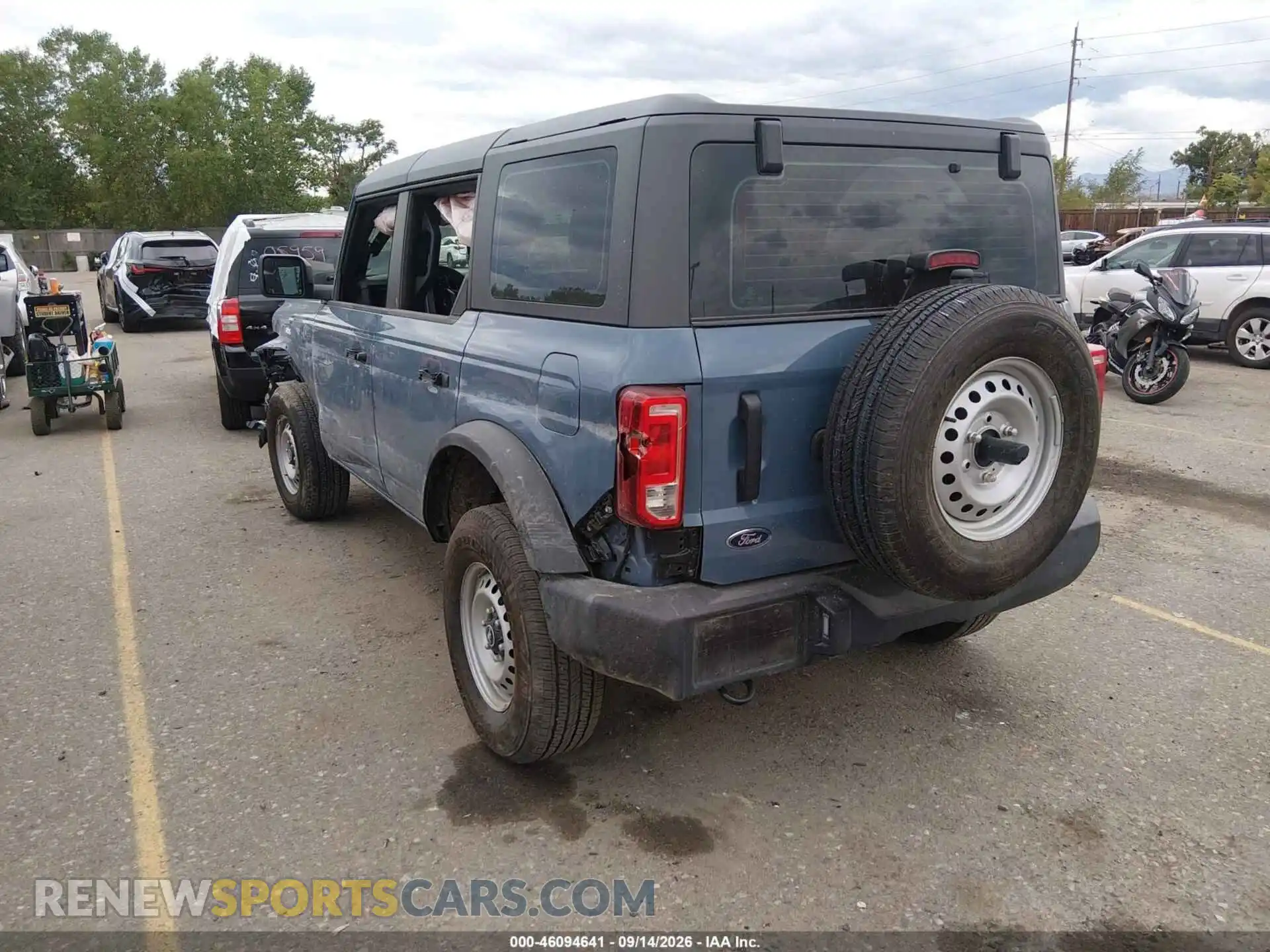 3 fotografías del automóvil dañado 1FMDE6BH3SLB06853 FORD BRONCO 2025