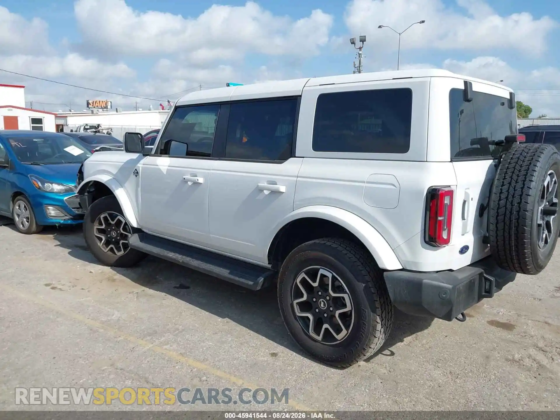 3 Photograph of a damaged car 1FMDE8BH5SLB06929 FORD BRONCO 2025