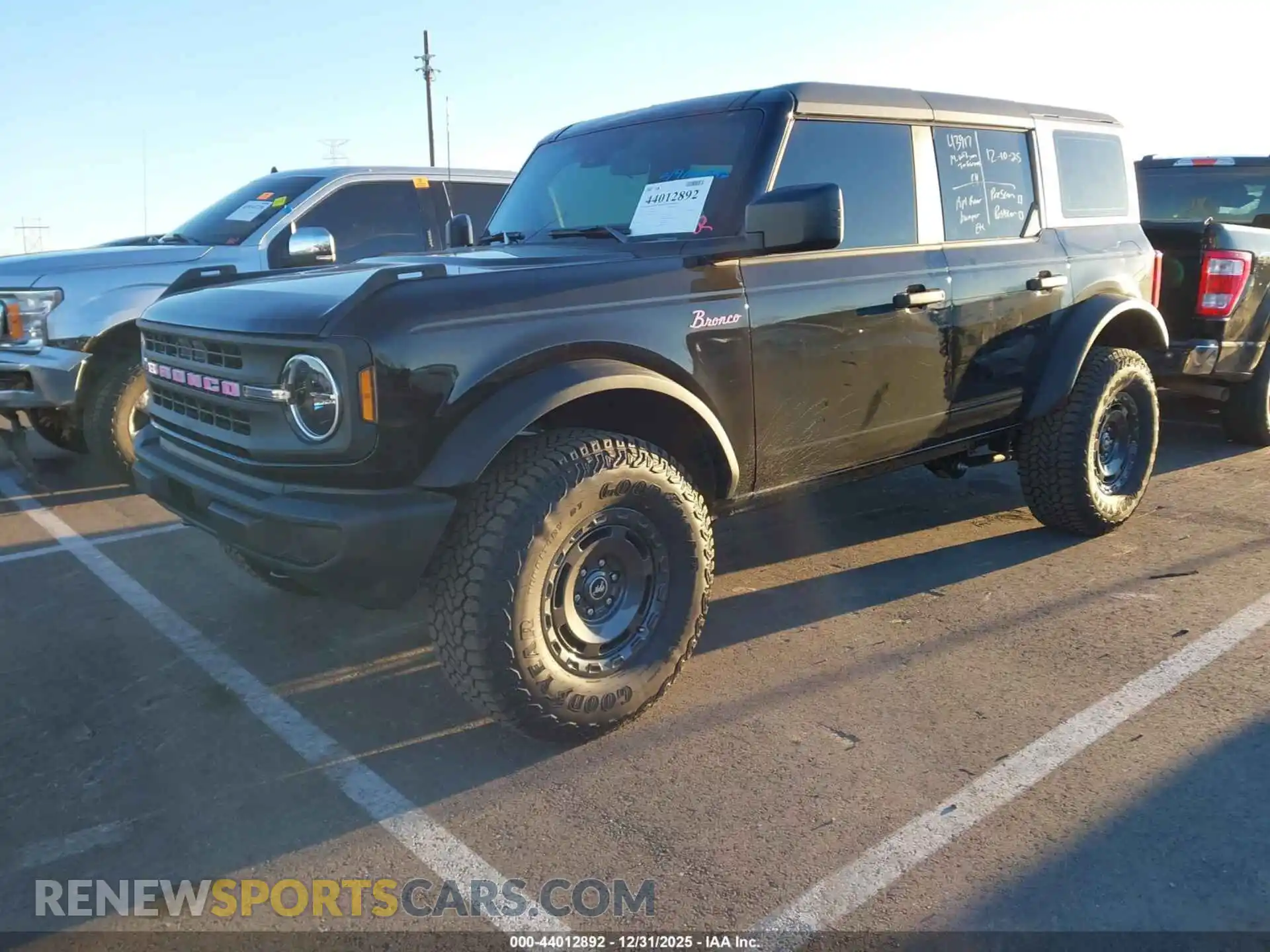 2 fotografías del automóvil dañado 1FMEE6BH7SLB47572 FORD BRONCO 2025