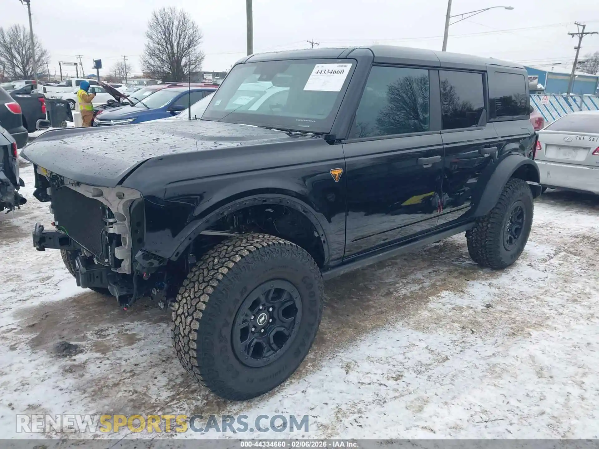2 fotografías del automóvil dañado 1FMEE9BP3SLA45307 FORD BRONCO 2025