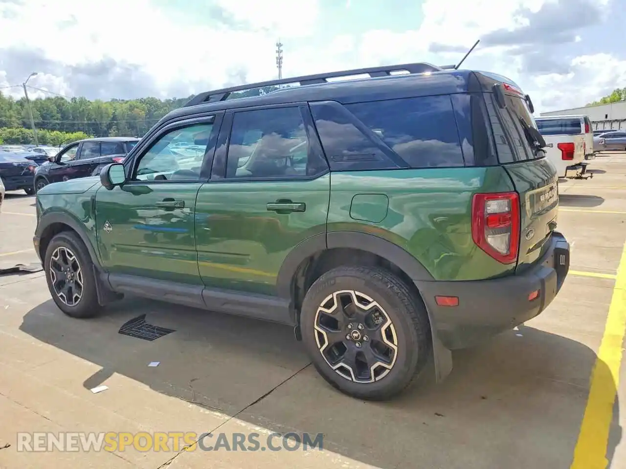 2 fotografías del automóvil dañado 3FMCR9CN8SRE20862 FORD BRONCO 2025