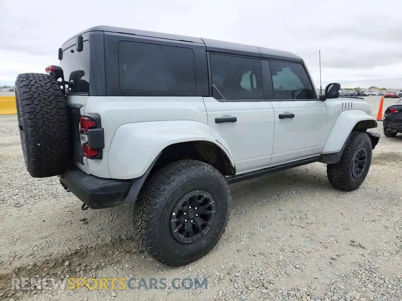 3 fotografías del automóvil dañado 1FMEE0RR2TLA94518 FORD BRONCO 2026