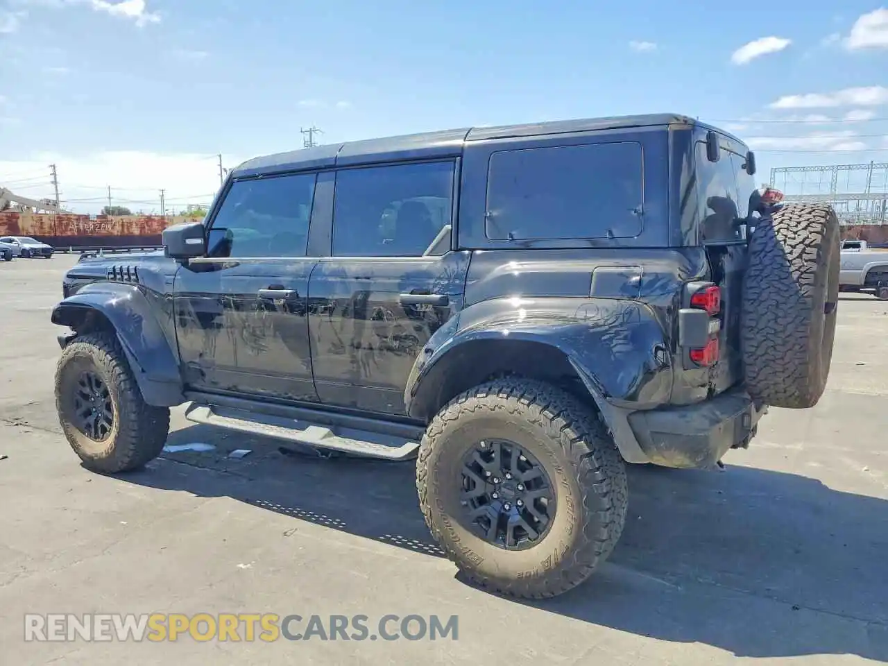 2 fotografías del automóvil dañado 1FMEE0RR2TLB07350 FORD BRONCO 2026