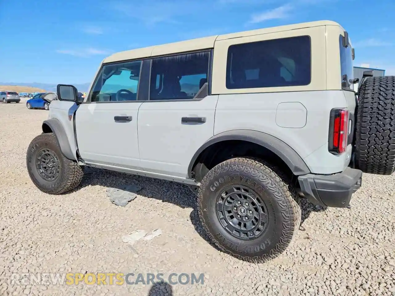 2 fotografías del automóvil dañado 1FMEE9BP1TLA89632 FORD BRONCO 2026